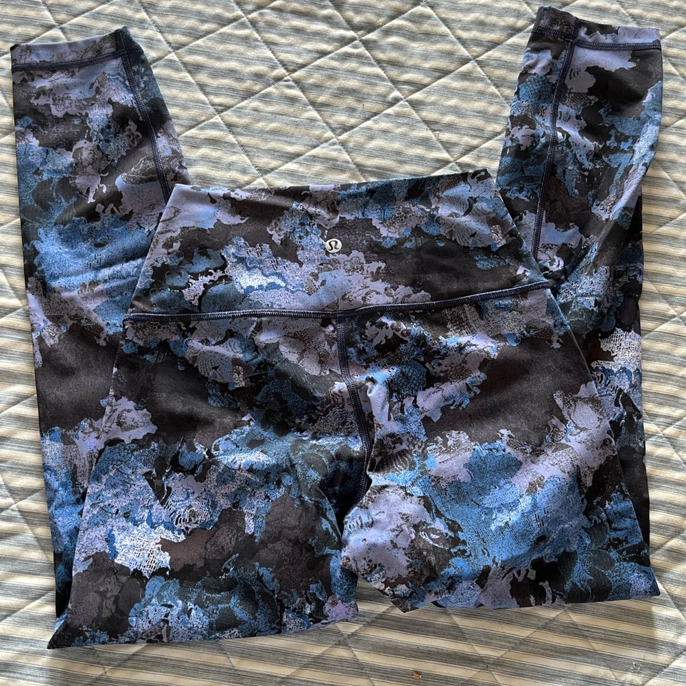 Size 6 lululemon leggings
